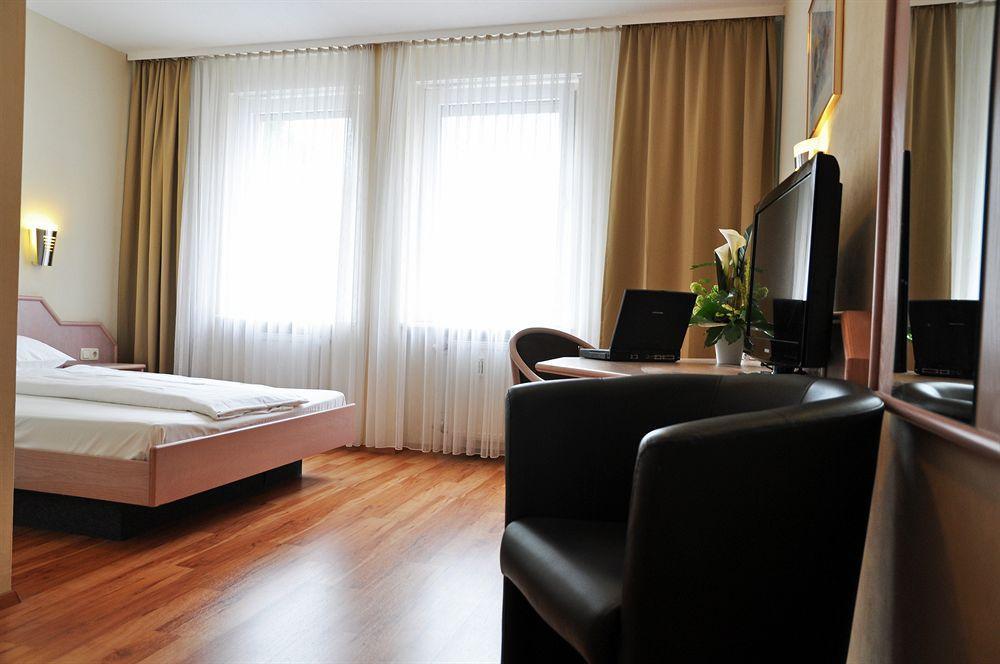 Hotel Astoria Frankfurt am Main Buitenkant foto